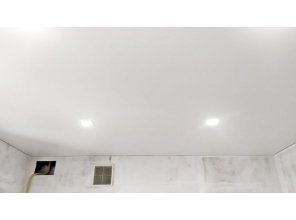 Монтаж потолка на кухне 12 м2 с использованием пленки VIPCEILING серии MONLANGE S9020 (3.50)