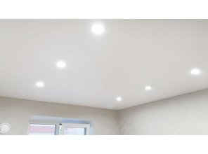 Монтаж потолка на кухне 9 м2 с использованием пленки VIPCEILING серии MONLANGE S9020 (3.25)