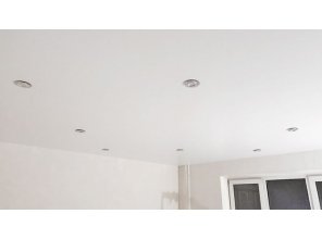 Монтаж потолка для зала 18 м2 с использованием пленки VIPCEILING серии MONLANGE S9020 (4.35)