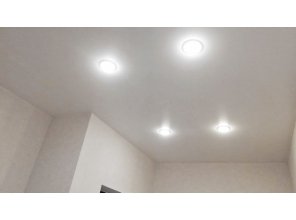 Монтаж потолка в прихожей 7 м2 с использованием пленки VIPCEILING серии MONLANGE S9020 (2.60)