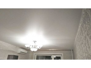 Монтаж потолка в спальне 19 м2 с использованием пленки VIPCEILING серии MONLANGE M9001 (3.50)