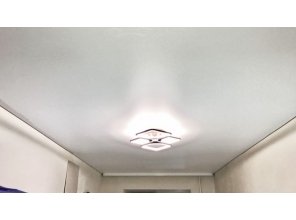 Монтаж потолка в спальне 13 м2 с использованием пленки VIPCEILING серии MONLANGE S9020 (2.60)