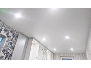 Монтаж потолка на кухне 13 м2 с использованием пленки VIPCEILING серии MONLANGE S9020 (2.60)