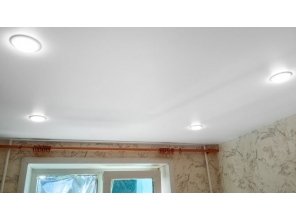 Монтаж потолка на кухне 8 м2 с использованием пленки VIPCEILING серии MONLANGE M9001 (2.60)