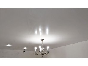 Монтаж потолка для зала 18 м2 с использованием пленки VIPCEILING серии MONLANGE L9001 (3.25)