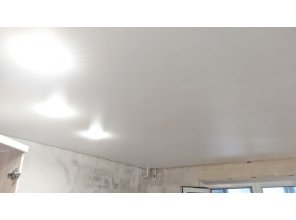 Монтаж потолка в детской 12 м2 с использованием пленки VIPCEILING серии MONLANGE S9020 (3.25)