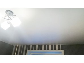 Монтаж потолка в спальне 14 м2 с использованием пленки VIPCEILING серии MONLANGE M9001 (3.25)