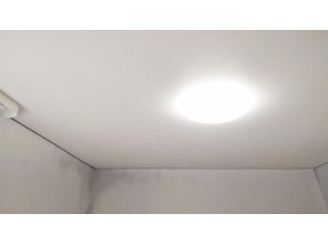 Монтаж потолка в спальне 8 м2 с использованием пленки VIPCEILING серии MONLANGE M9001 (2.60)