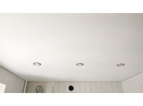Монтаж потолка на кухне 8 м2 с использованием пленки VIPCEILING серии MONLANGE M9001 (2.60)