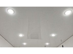 Монтаж потолка в спальне 9 м2 с использованием пленки VIPCEILING серии MONLANGE L9001 (2.60)