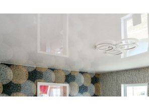 Монтаж потолка для зала 19 м2 с использованием пленки VIPCEILING серии MONLANGE L9001 (4.00)