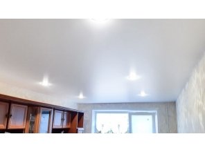 Монтаж потолка в спальне 17 м2 с использованием пленки VIPCEILING серии MONLANGE M9001 (3.25)