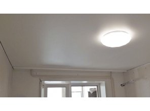 Монтаж потолка в спальне 12 м2 с использованием пленки VIPCEILING серии MONLANGE M9001 (3.25)