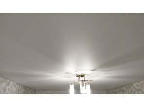 Монтаж потолка в гостиной 15 м2 с использованием пленки VIPCEILING серии MONLANGE M9001 (2.60)