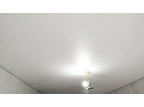 Монтаж потолка в спальне 14 м2 с использованием пленки VIPCEILING серии MONLANGE M9001 (2.60)