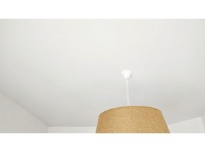 Монтаж потолка в спальне 10 м2 с использованием пленки VIPCEILING серии MONLANGE M9001 (3.25)