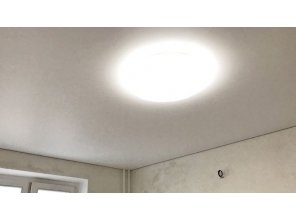 Монтаж потолка в спальне 12 м2 с использованием пленки VIPCEILING серии MONLANGE M9001 (3.25)