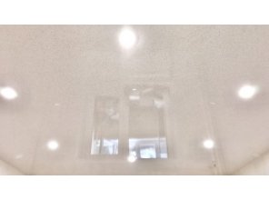 Монтаж потолка в спальне 12 м2 с использованием пленки VIPCEILING серии MONLANGE E9001 (3.35)