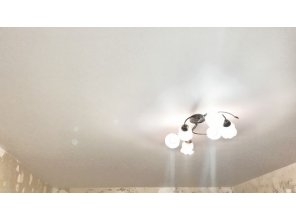 Монтаж потолка для зала 19 м2 с использованием пленки VIPCEILING серии MONLANGE M9001 (3.50)