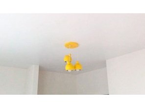 Монтаж потолка в квартире 17 м2 с использованием пленки VIPCEILING серии MONLANGE S9020 (4.00)