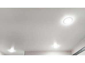 Монтаж потолка на кухне 6 м2 с использованием пленки VIPCEILING серии MONLANGE S9020 (2.15)