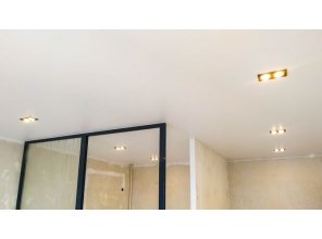 Монтаж потолка в квартире 24 м2 с использованием пленки VIPCEILING серии MONLANGE S9020 (4.35)