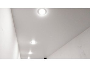 Монтаж потолка в коридоре 9 м2 с использованием пленки VIPCEILING серии MONLANGE M9001 (2.15)