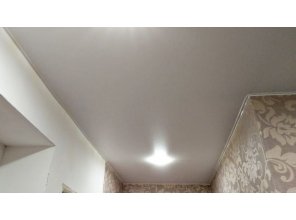 Монтаж потолка в коридоре 6 м2 с использованием пленки VIPCEILING серии MONLANGE M9001 (3.25)