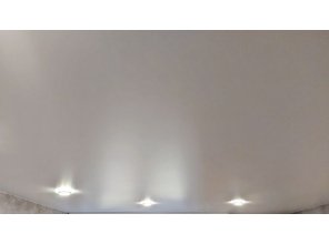 Монтаж потолка в спальне 12 м2 с использованием пленки VIPCEILING серии MONLANGE S9020 (3.25)