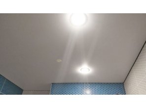 Монтаж потолка в ванной 5 м2 с использованием пленки VIPCEILING серии MONLANGE M9001 (2.60)