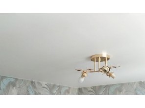 Монтаж потолка в спальне 8 м2 с использованием пленки VIPCEILING серии MONLANGE M9001 (2.60)