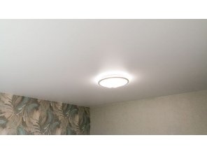 Монтаж потолка в спальне 14 м2 с использованием пленки VIPCEILING серии MONLANGE M9001 (3.50)