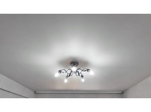 Монтаж потолка в спальне 14 м2 с использованием пленки VIPCEILING серии MONLANGE M9001 (3.25)