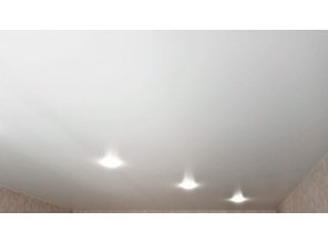 Монтаж потолка в спальне 12 м2 с использованием пленки VIPCEILING серии MONLANGE S9020 (3.25)