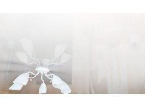 Монтаж потолка в гостиной 15 м2 с использованием пленки VIPCEILING серии MONLANGE L9001 (3.25)