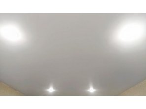 Монтаж потолка для зала 13 м2 с использованием пленки VIPCEILING серии MONLANGE M9001 (3.25)