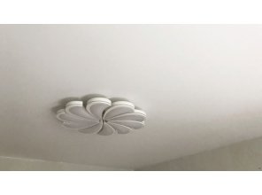 Монтаж потолка в гостиной 12 м2 с использованием пленки VIPCEILING серии MONLANGE M9001 (3.25)