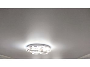 Монтаж потолка в гостиной 17 м2 с использованием пленки VIPCEILING серии MONLANGE M9001 (3.25)