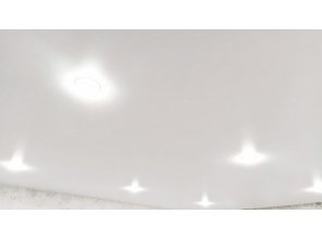 Монтаж потолка для зала 18 м2 с использованием пленки VIPCEILING серии MONLANGE M9001 (4.00)