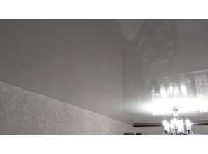 Монтаж потолка в гостиной 17 м2 с использованием пленки VIPCEILING серии MONLANGE L9001 (3.25)