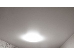 Монтаж потолка в спальне 11 м2 с использованием пленки VIPCEILING серии MONLANGE S9020 (2.60)