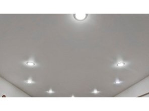 Монтаж потолка для зала 18 м2 с использованием пленки VIPCEILING серии MONLANGE M9001 (3.25)