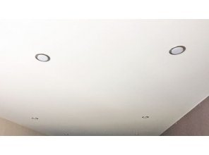 Монтаж потолка в гостиной 18 м2 с использованием пленки VIPCEILING серии MONLANGE M9001 (3.25)