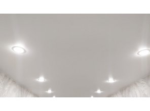 Монтаж потолка в спальне 14 м2 с использованием пленки VIPCEILING серии MONLANGE M9001 (2.60)