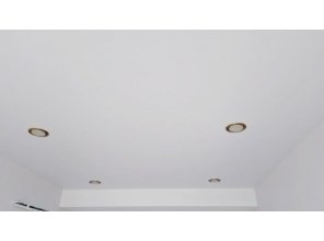 Монтаж потолка в спальне 10 м2 с использованием пленки VIPCEILING серии MONLANGE S9020 (3.25)