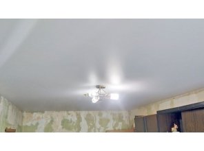 Монтаж потолка в гостиной 17 м2 с использованием пленки VIPCEILING серии MONLANGE M9001 (3.25)