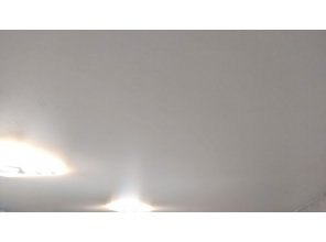 Монтаж потолка для зала 26 м2 с использованием пленки VIPCEILING серии MONLANGE M9001 (4.90)