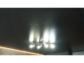 Монтаж потолка в спальне 12 м2 с использованием пленки VIPCEILING серии MONLANGE M9003 (3.50)